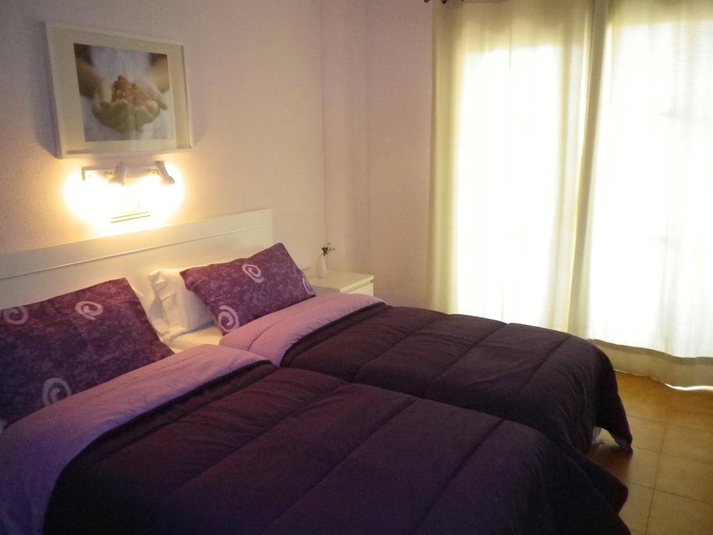 Apartamentos Turisticos Yamasol ฟูเอนฮิโรลา ภายนอก รูปภาพ